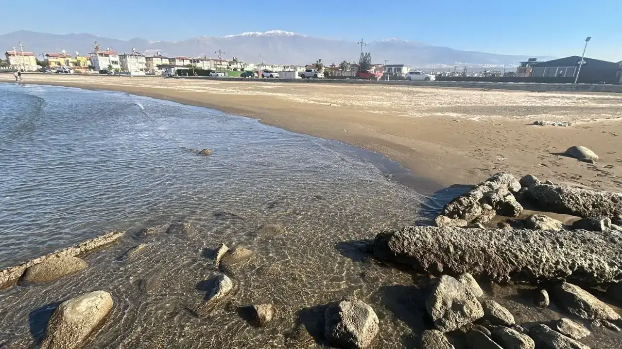 Hatay’da Alışılmadık Deniz Çekilmesi: Vatandaş Endişeli! 4